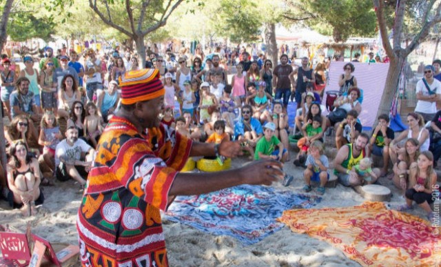 14 áreas extramusicales en el Rototom: zona infantil, chiringitos a pie de playa, el Foro Social...