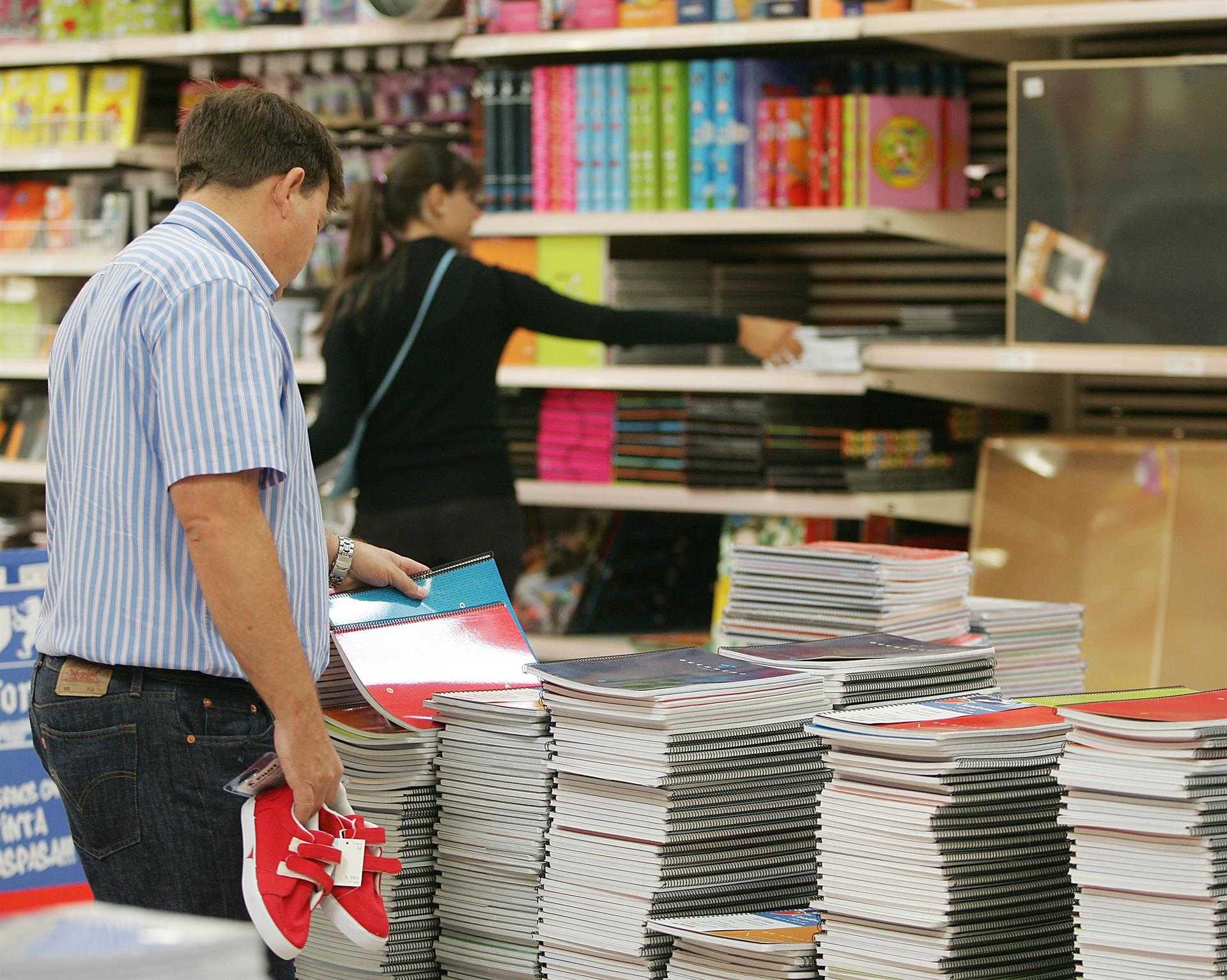 El coste de la vuelta al cole oscila entre los 220 y los 1.890 euros en la Comunitat según el tipo de centro