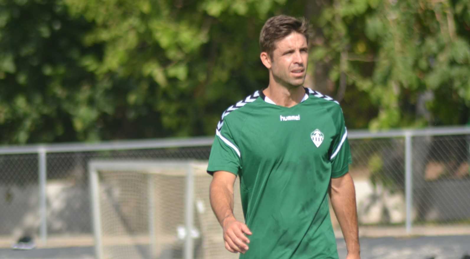 El Castellón iniciará la Liga con la baja por sanción de Verdés y la duda de Rafa Gálvez