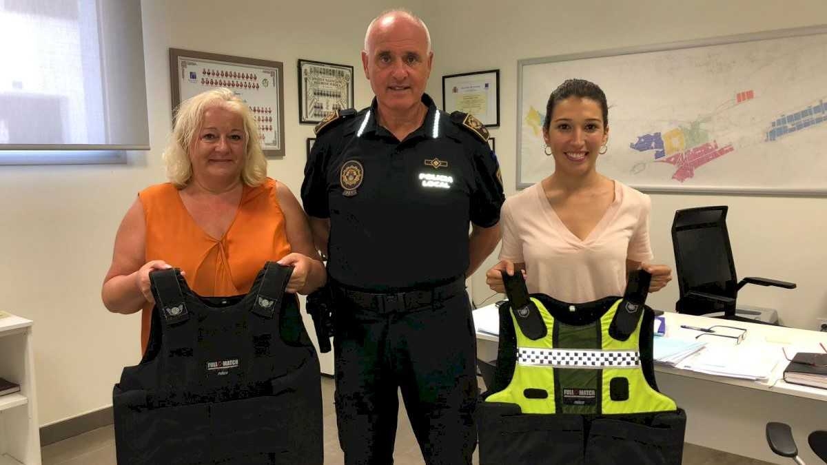 Orpesa adquiere 18 nuevos chalecos antibalas para garantizar la seguridad de la Policía Local
