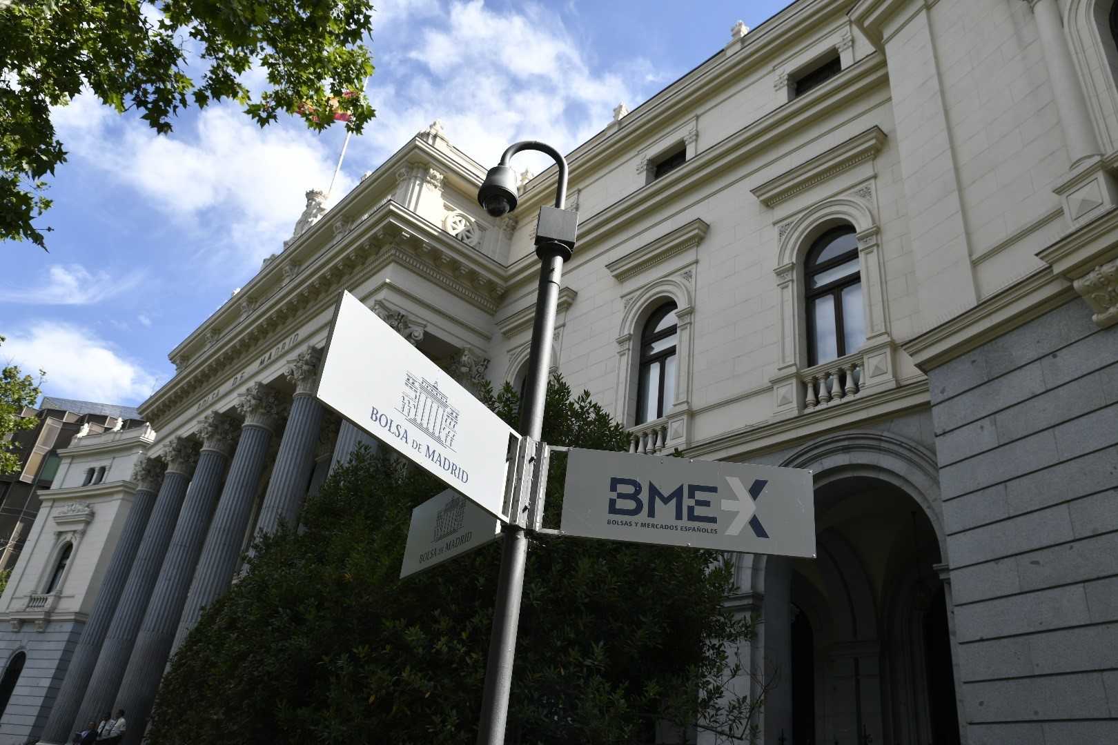 El Ibex 35 recupera los 8.600 puntos pero se anota una caída semanal del 1%