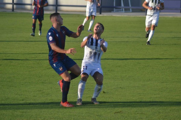El Castellón lucha y deja buenas sensaciones pero cae ante el filial del Levante (2-1)