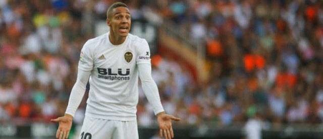 Rodrigo se entrena en solitario en Paterna a la espera de fichar por el Atleti