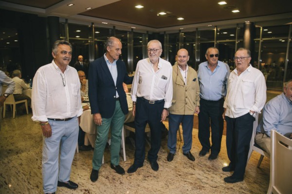 Exbarones del PPCS empujan hacia la renovación y plantean otra 'cena de los malditos' en Castellón