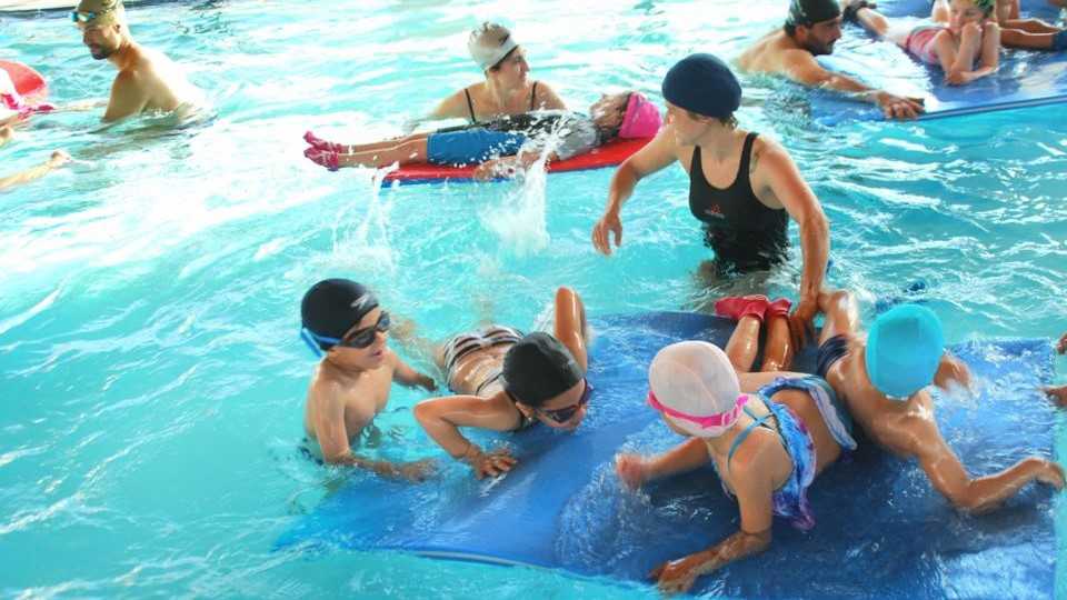 La piscina de Almassora ofertará una decena de cursos a partir de octubre