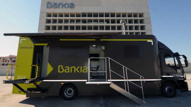 Los ofibuses de Bankia dan servicio a 35 municipios de Castellón en riesgo de exclusión financiera 
