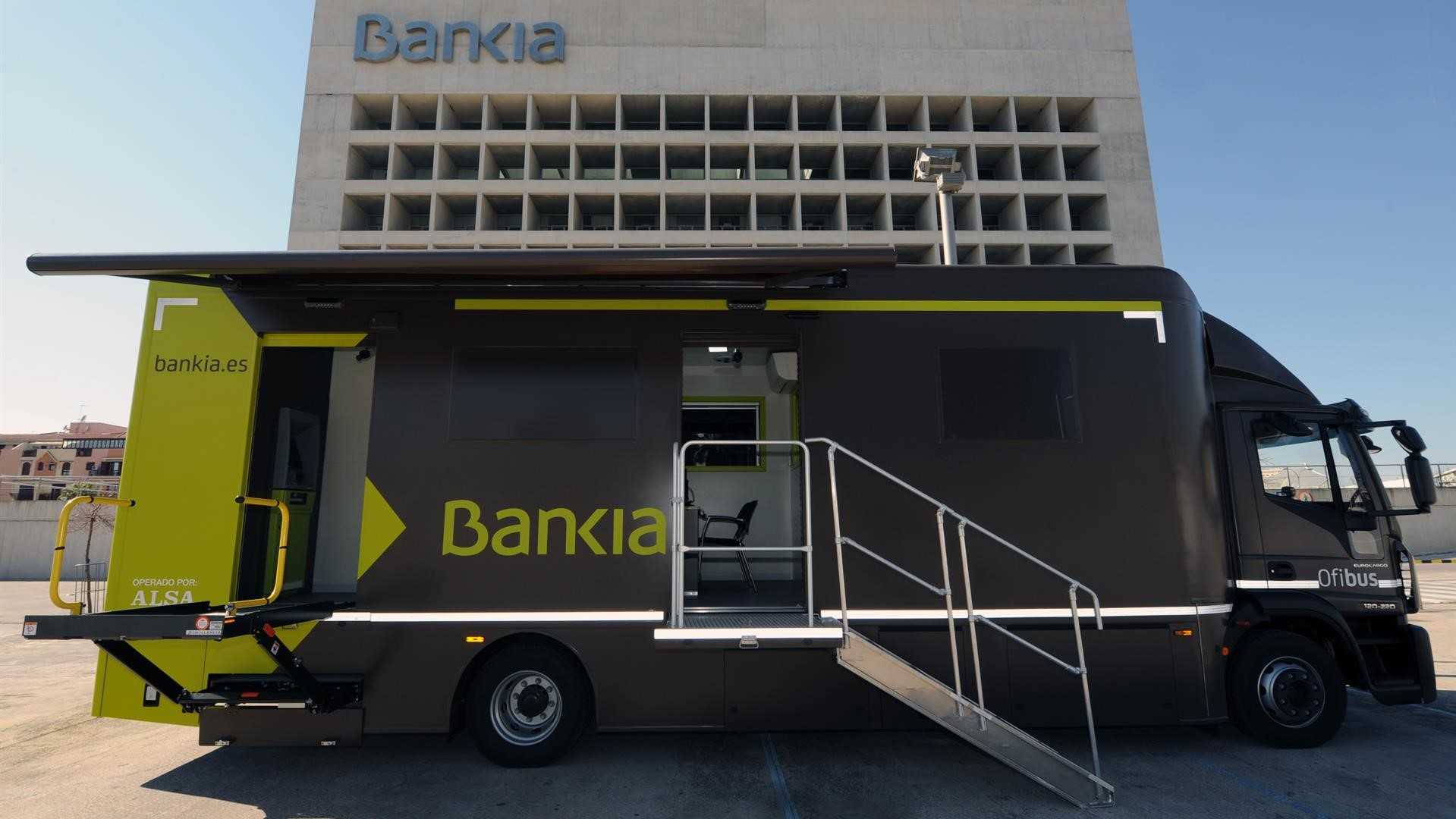 Los ofibuses de Bankia dan servicio a 35 municipios de Castellón en riesgo de exclusión financiera 