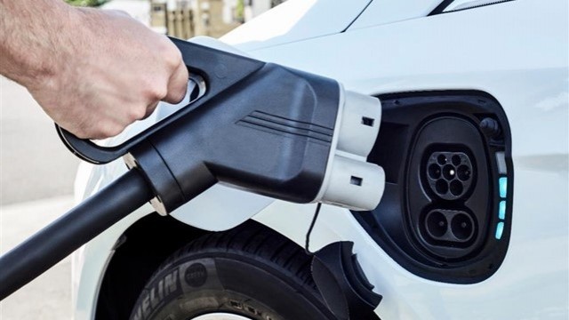 Betxí rebaja en un 75% el impuesto de circulación de los coches eléctricos y a la mitad los de gas
