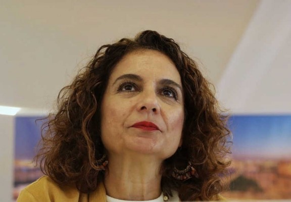 Montero avanza que la previsión del PIB para este año se elevará 