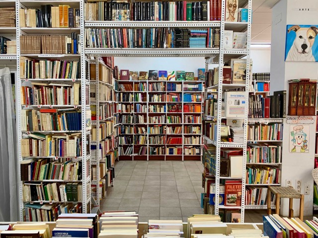 Segundas partes sí son buenas: la venta de libros usados se hace un hueco en Castelló 
