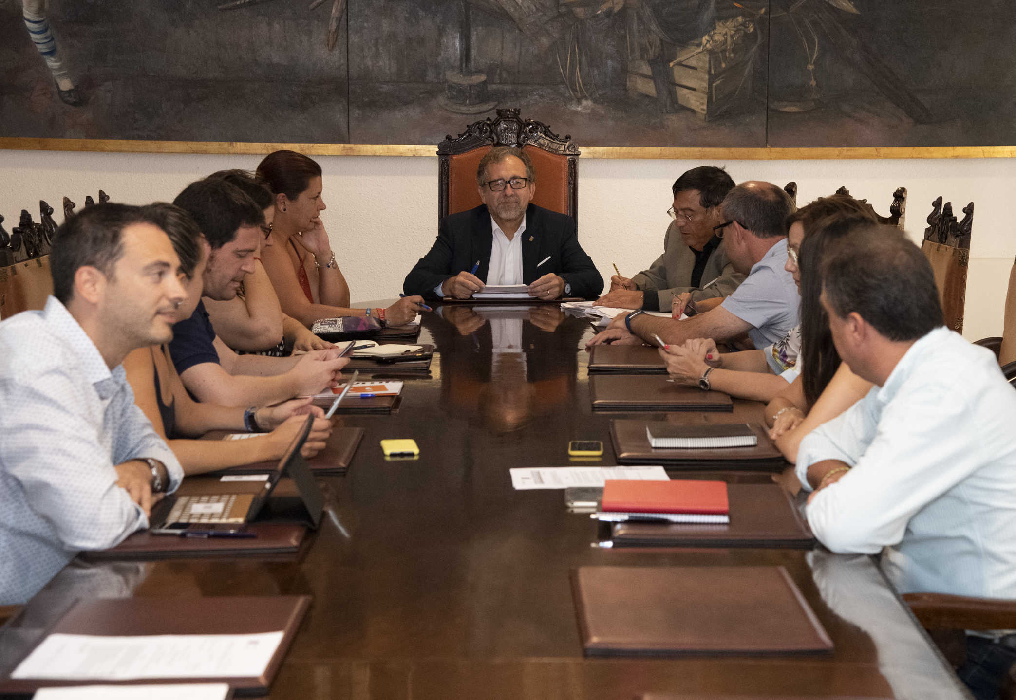 La Diputación ayuda con 100.000 € a 40 clubes de deporte base para la compra de equipaciones
