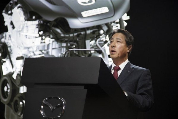 Mazda introducirá el primer motor comercial de gasolina del mundo con encendido por compresión en 2019
