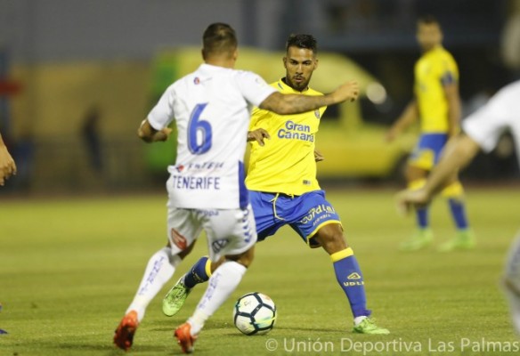 Jonathan Viera brilla en la victoria de Las Palmas ante el Tenerife