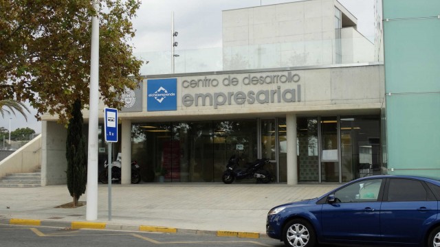 Elche se alía con el Ministerio de Industria para impulsar Puntos
de Atención al Emprendedor