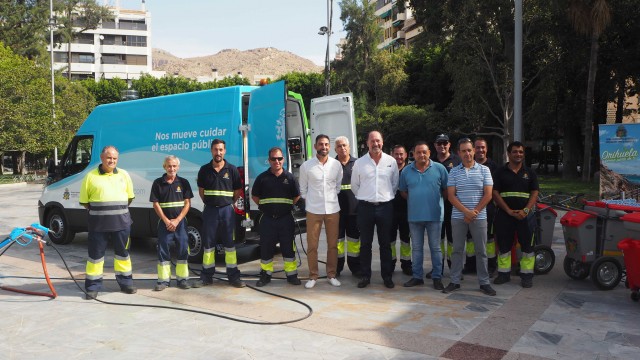Mejoras a goteo: la hidrolimpiadora para Orihuela Costa llega tras más de un año de reclamaciones 