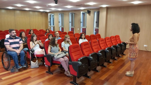 El Ayuntamiento de Onda ofrece 20 becas formativas a los jóvenes graduados de la localidad