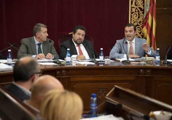 La división del PP mueve a Andrés Martínez a sondear su candidatura para suceder a Barrachina