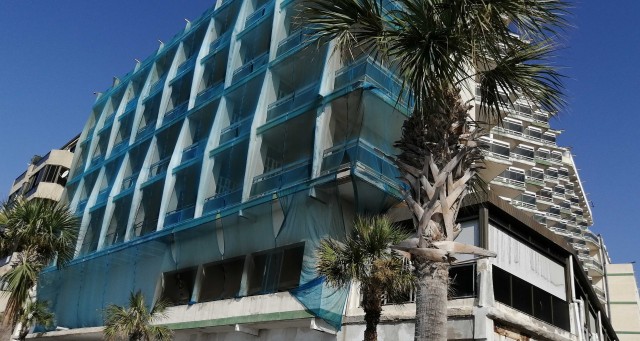 El hotel Selomar de Benidorm, encallado a la espera de la desafección del deslinde