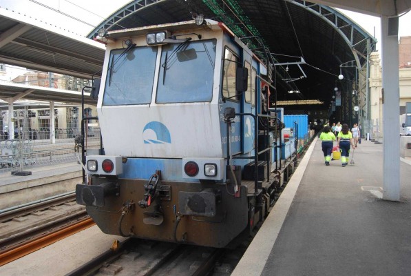 Adif inicia obras de renovación en cuatro vías de la Estación del Norte de València