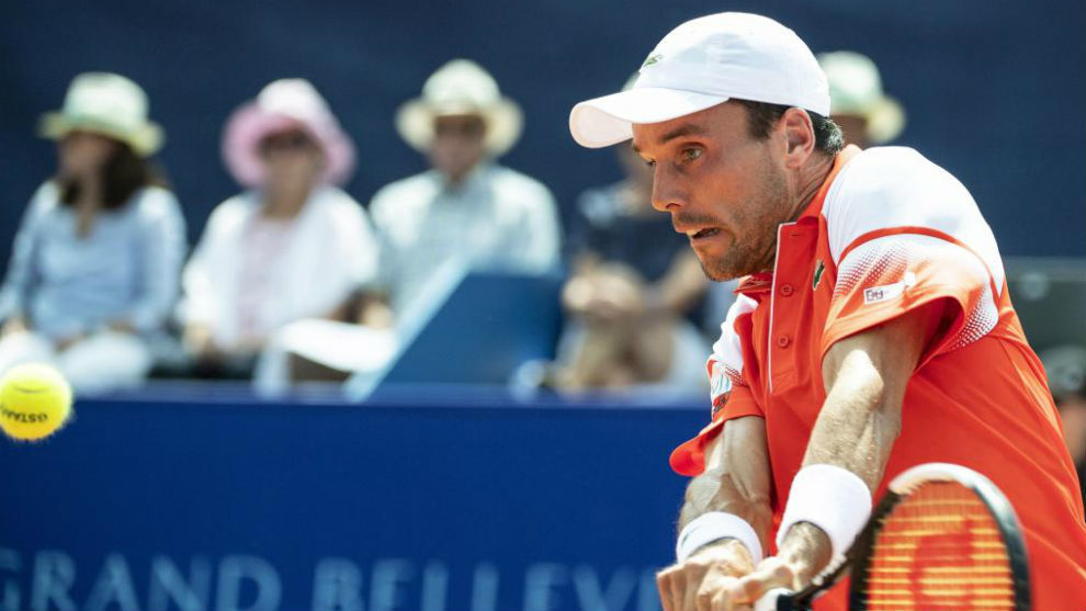 Bautista supera sin problemas a Tomic en su regreso a las pistas duras