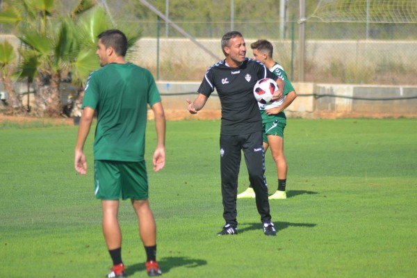 Cano perfila el bloque cara al inicio de Liga: ocho hombres repiten ante el Teruel y el Huesca