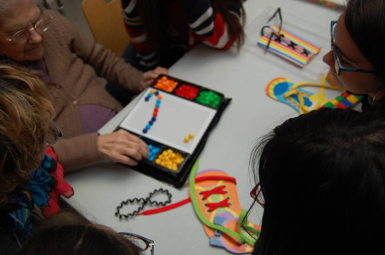 El Ayuntamiento de València licita por 5,8 millones la gestión de dos centros de día