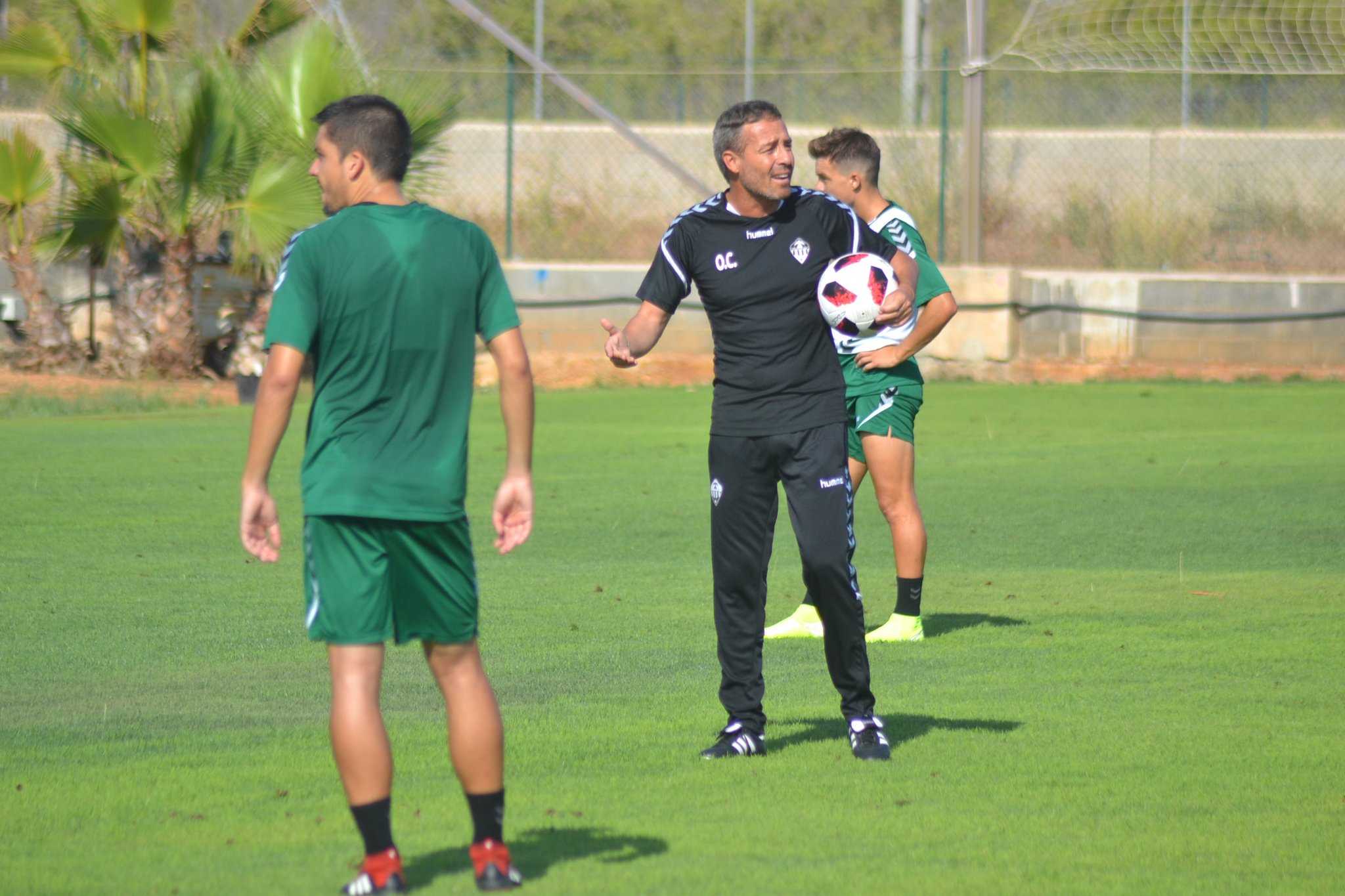 Cano perfila el bloque cara al inicio de Liga: ocho hombres repiten ante el Teruel y el Huesca