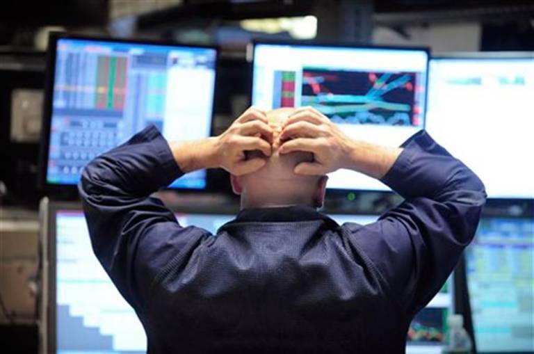 La cosa se complica (y mucho) en la bolsa: el Ibex 35 pierde el 8.800