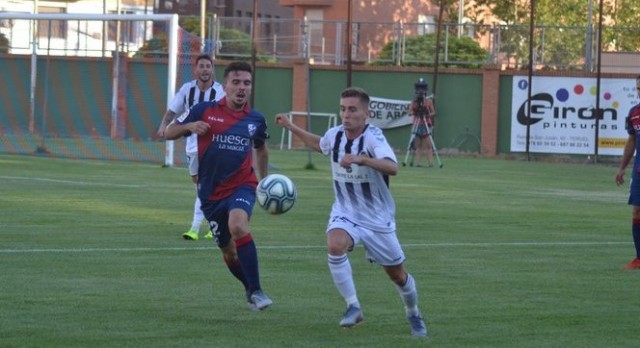 El Castellón golpea al Huesca en los últimos minutos y sigue invicto en pretemporada (2-2)