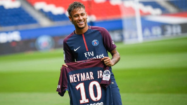 Rummenigge se muestra crítico con el fichaje de Neymar por el PSG