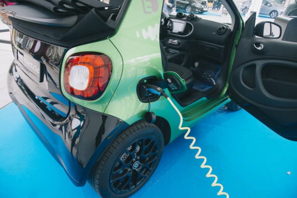 València licita tres puntos de recarga de vehículos eléctricos en El Cabanyal