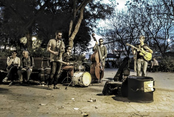 Bertrand Kientz lleva el jazz a la plaza del Cedro

