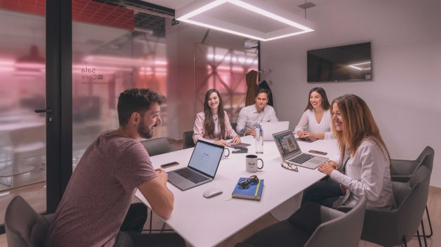 Profesionales de más de 10 nacionalidades eligen ULab para combinar trabajo y vacaciones en Alicante