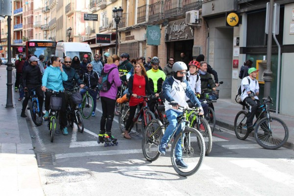 La Masa Crítica també surt al carrer a l'estiu per reivindicar l'ús de la bicicleta