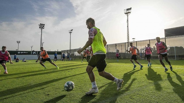 Marcelino descarta a Medrán, Racic, Villalba y Sobrino para los amistosos ante el Brighton y Bayer 04
