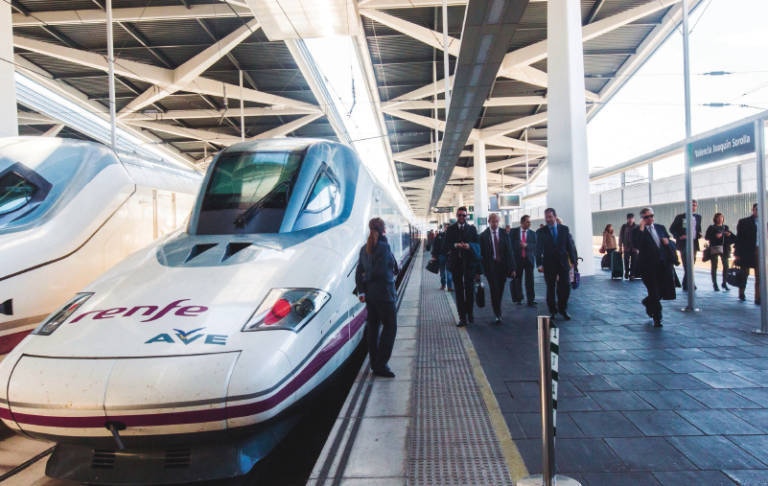 Renfe ofrecerá todo el fútbol a bordo del AVE