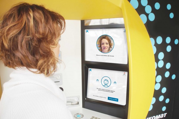Los cajeros con reconocimiento facial de CaixaBank 'made in FacePhi', mejor proyecto tecnológico del año
