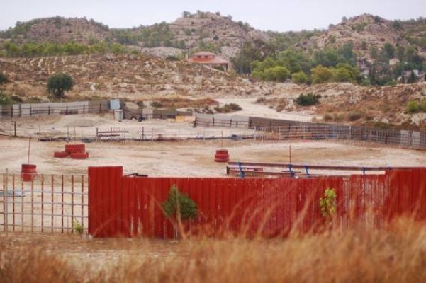 El bipartito cede el solar para la vaquilla de El Moralet y se exime de toda responsabilidad