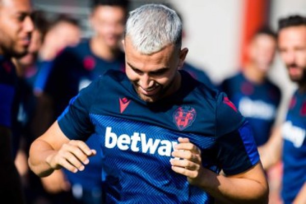 
Mayoral, sin cláusula del miedo, podrá enfrentarse al Real Madrid