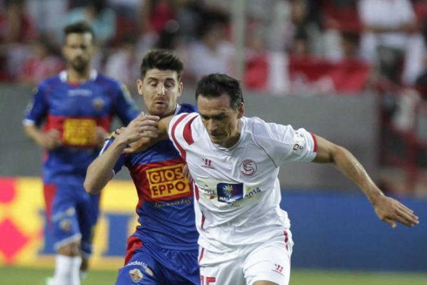El Elche agota sus fichas profesionales con la incorporación de Javi Flores