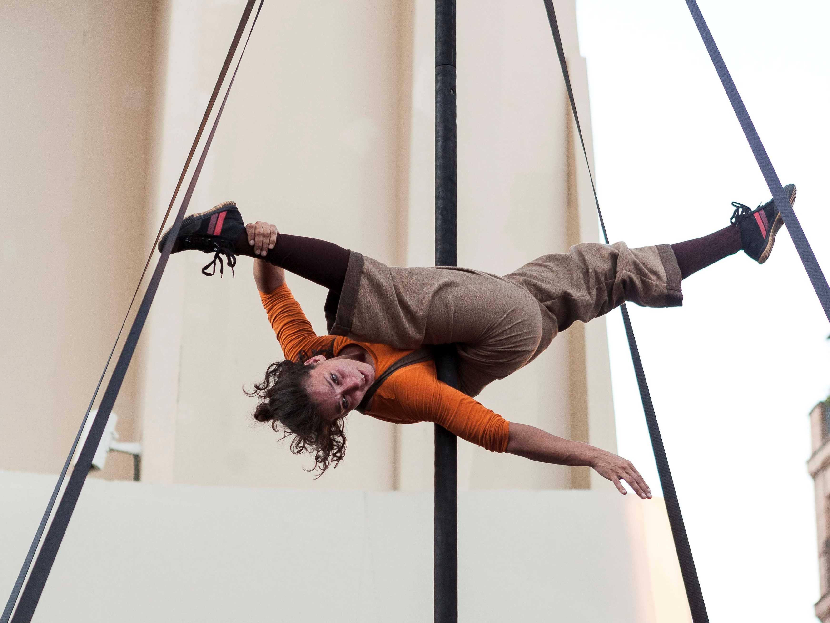 La acróbata Serena Vione presenta 'Iter' en el Off Romà 