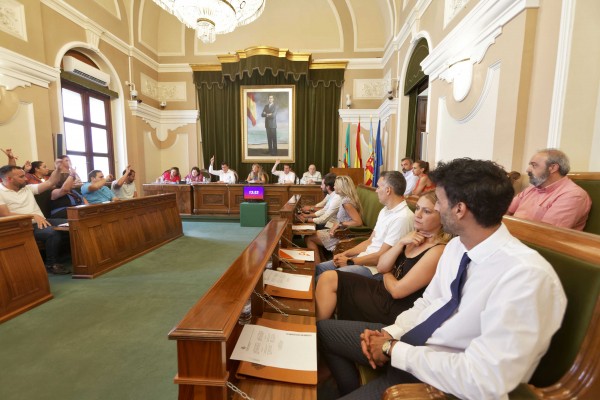 El pleno del Ayuntamiento aprueba una subida del 50% de los sueldos del equipo de gobierno