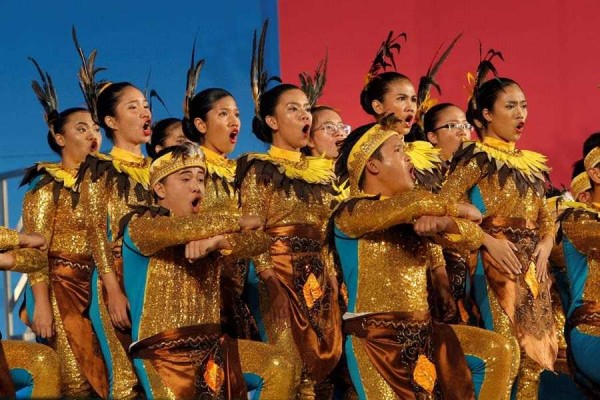 El coro LNHS Voice Chorale de Filipinas gana el primer de Habaneras y el de Polifonía de Torrevieja