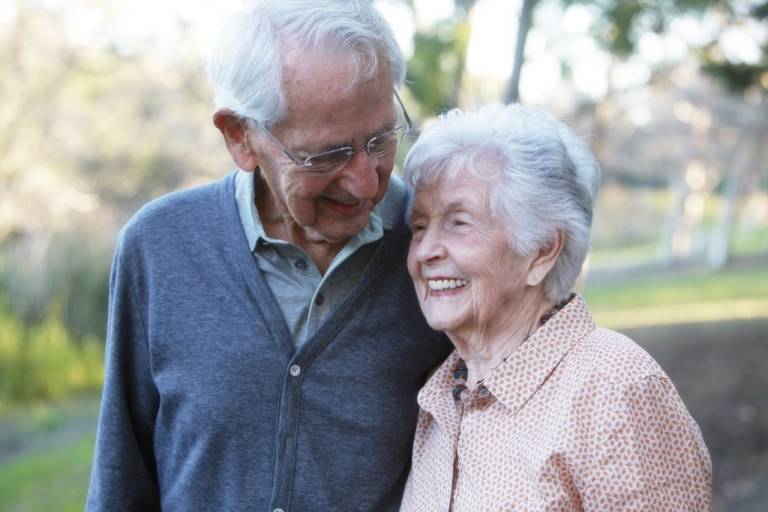 El 66% de los españoles considera cada vez más importante la figura del abuelo en el entorno familiar