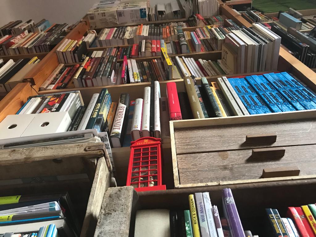 Ulises López: “La idea es mover los libros, antes de que mueran”