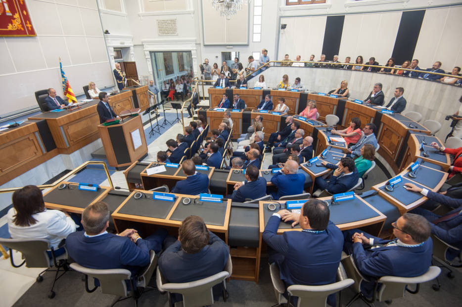 El dilema de los diputados provinciales que son gobierno: ¿sueldo en exclusiva o comisiones a 300 euros?