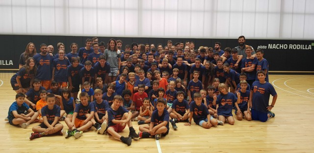 Valencia Basket cierra el XXX Campus de Verano con las visitas de María Pina y Bojan Dubljevic
