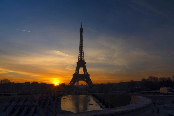 La Eiffel, las Pirámides de Egipto y la Gran Muralla China, lugares idílicos de los viajeros europeos