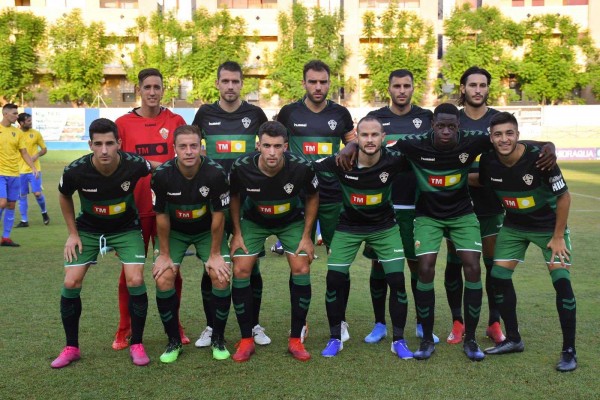 El Elche vence al Orihuela en un partido marcado por los problemas musculares de Iván Sánchez
