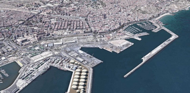 Alicante 'juzgará' los depósitos del Puerto tras elevar consultas a Medio Ambiente y Emergencias